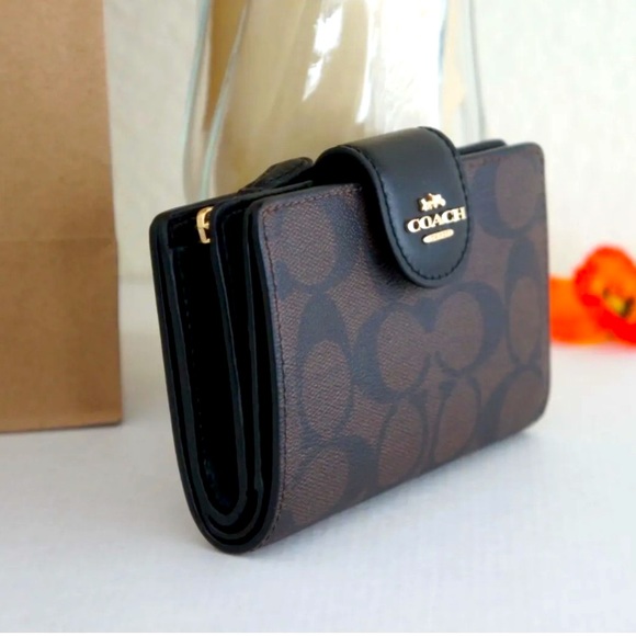 Coach Medium Corner Zip Wallet In Signature Canvas - Picture 2 of 11